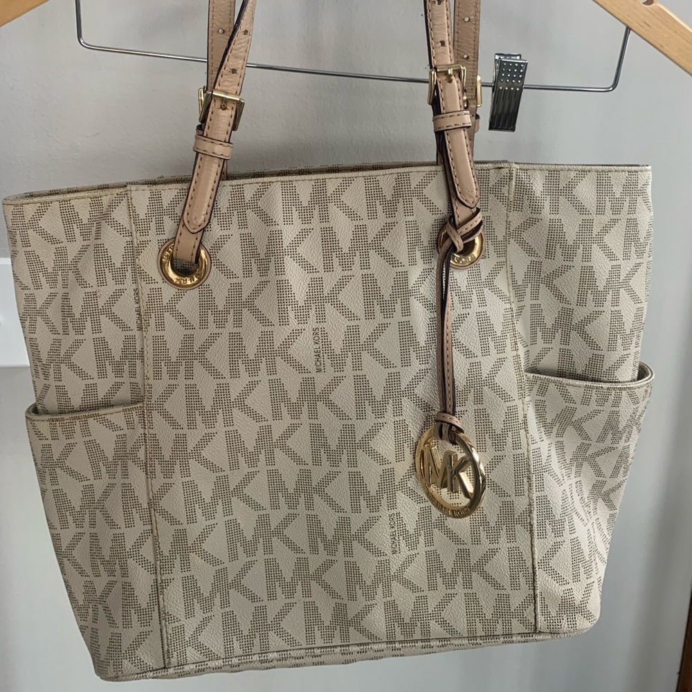 Michael Kors purse
